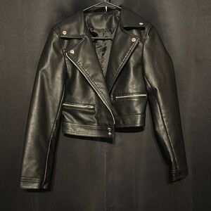 Zip up faux leather jacket (cropped)
